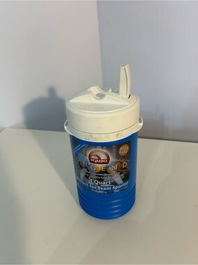 Igloo Blue Sports Jug with White Flip-Top Lid and flip straw